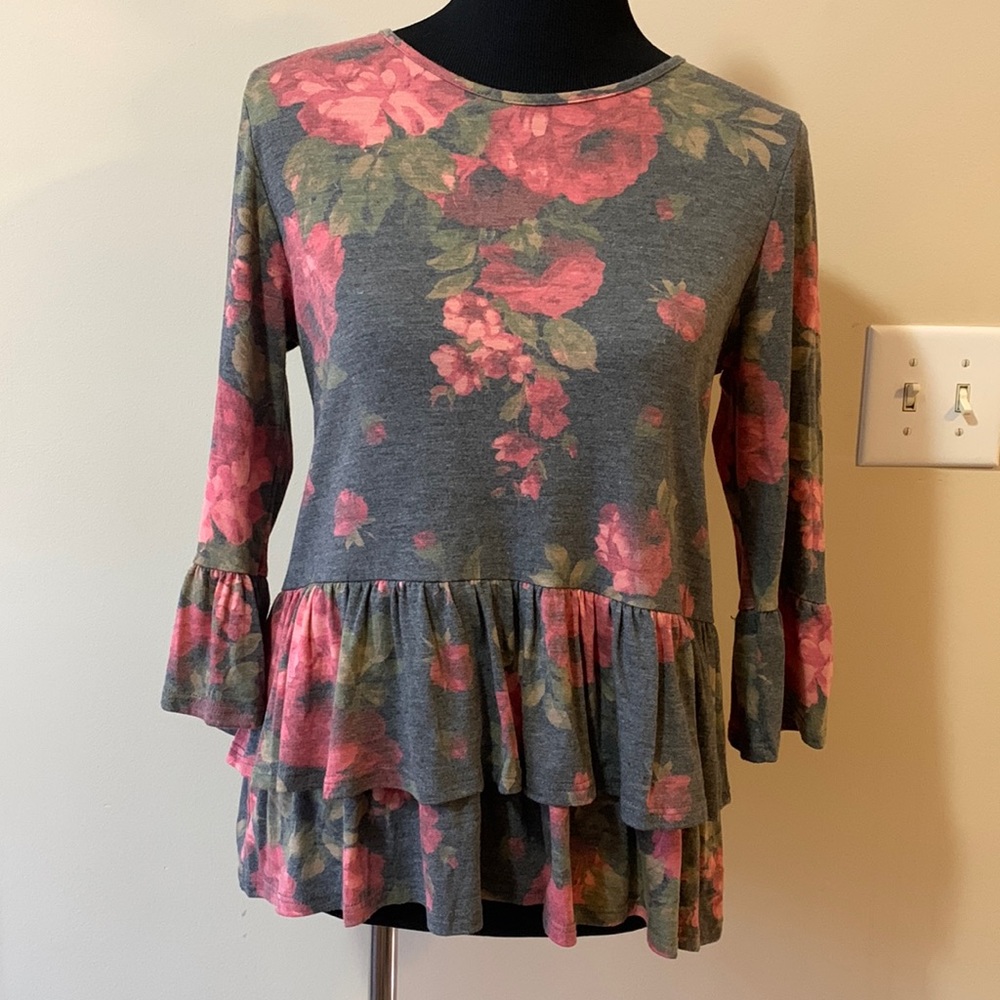 Chris & Carol Gray & Pink Floral Long Sleeve Peplum Top Women’s Size Small - Picture 2 of 7